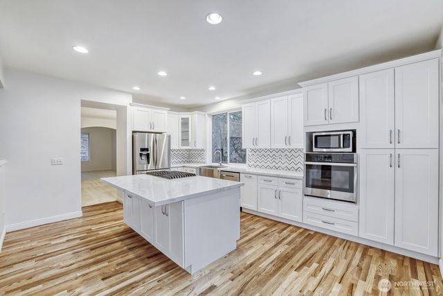 22616 SE 14th Place, Sammamish, WA 98075