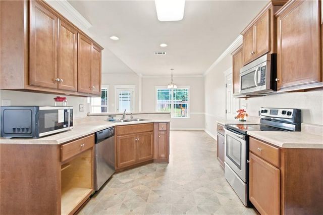8233 Woodland Hills Drive N, Semmes, AL 36575