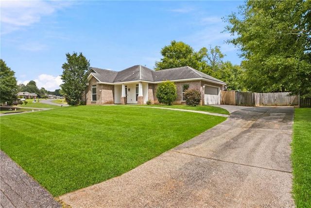 8233 Woodland Hills Drive N, Semmes, AL 36575