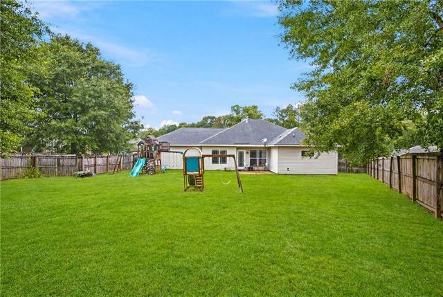 8233 Woodland Hills Drive N, Semmes, AL 36575