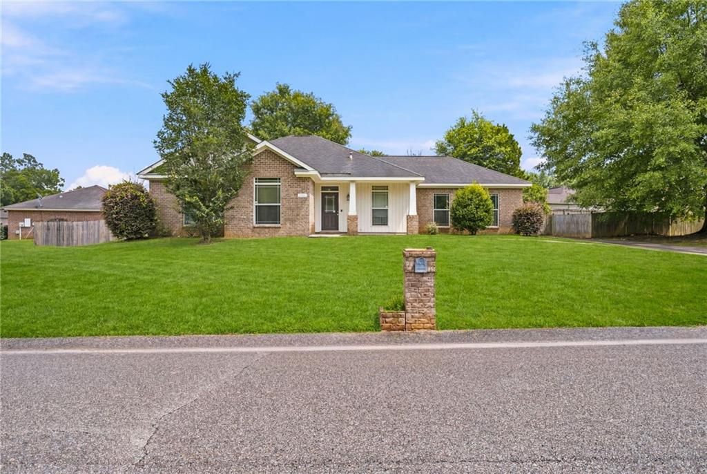 8233 Woodland Hills Drive N, Semmes, AL 36575