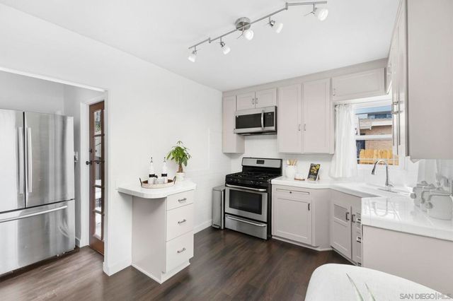 3604 43rd St, San Diego, CA 92105