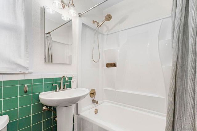 3604 43rd St, San Diego, CA 92105