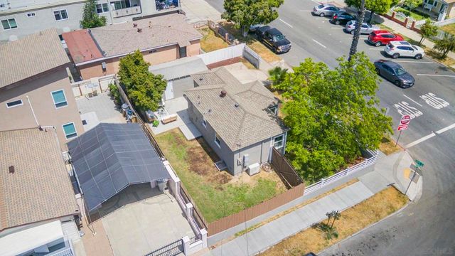 3604 43rd St, San Diego, CA 92105