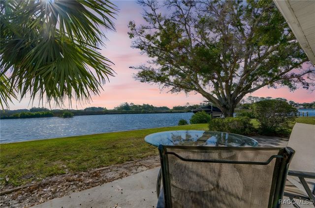 11568 W Bayshore Drive 17, Crystal River, FL 34429
