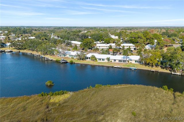 11568 W Bayshore Drive 17, Crystal River, FL 34429