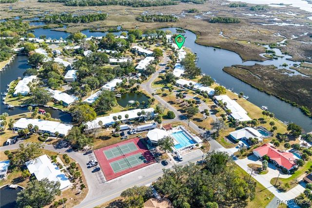 11568 W Bayshore Drive 17, Crystal River, FL 34429