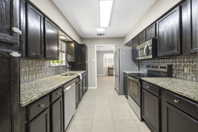 123 Lonesome Dove Lane, Kerrville, TX 78028