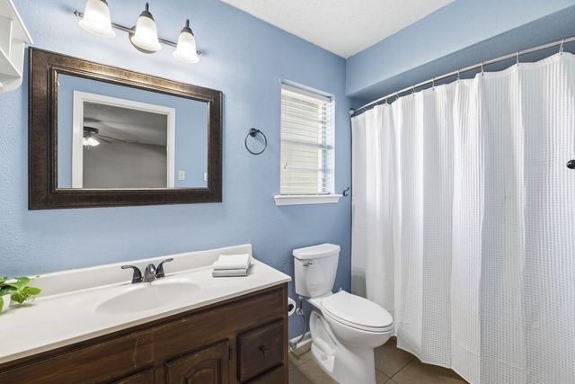 123 Lonesome Dove Lane, Kerrville, TX 78028