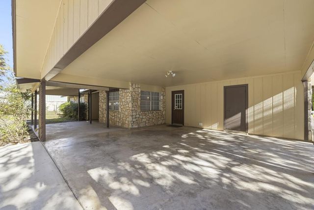123 Lonesome Dove Lane, Kerrville, TX 78028