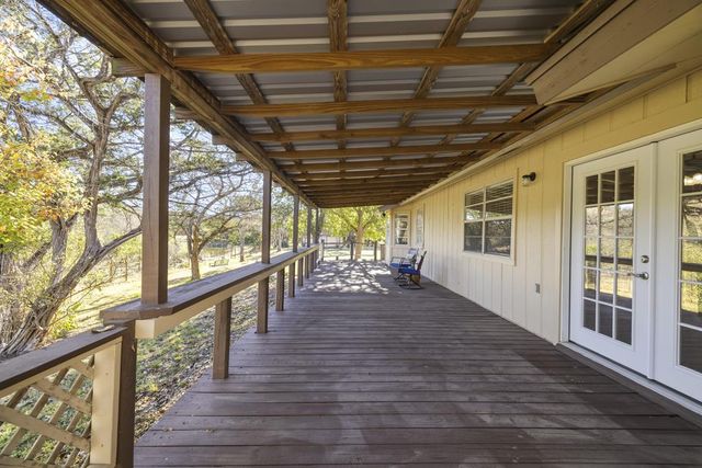 123 Lonesome Dove Lane, Kerrville, TX 78028