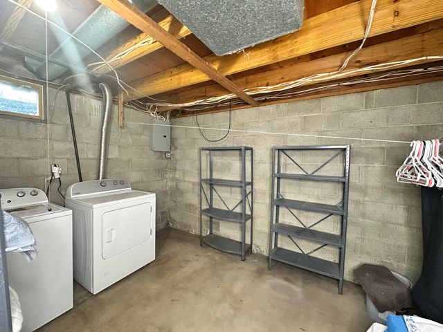 1064 Albin Drive, La Porte, IN 46350
