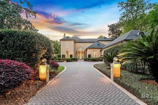 437 Village Drive, Daphne, AL 36526