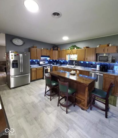 8907 E County Road 400 N, Greensburg, IN 47240