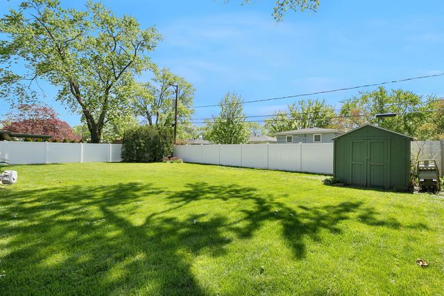 1910 Richard Street, Aurora, IL 60506