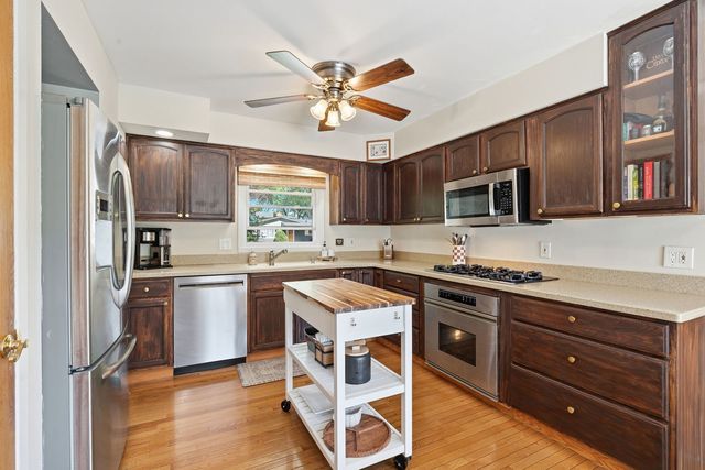 1910 Richard Street, Aurora, IL 60506
