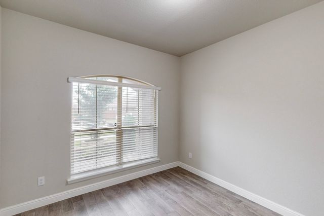 436 Dunmore Drive, Fort Worth, TX 76052