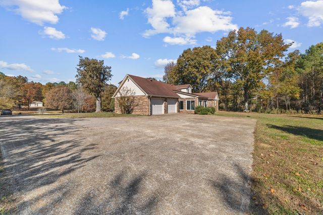 123 Quail Dr, Lawrenceburg, TN 38464