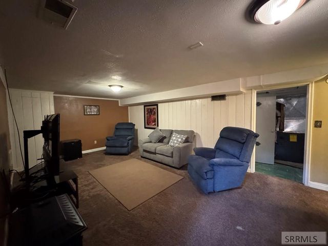 873 E 10th Street, Idaho Falls, ID 83404