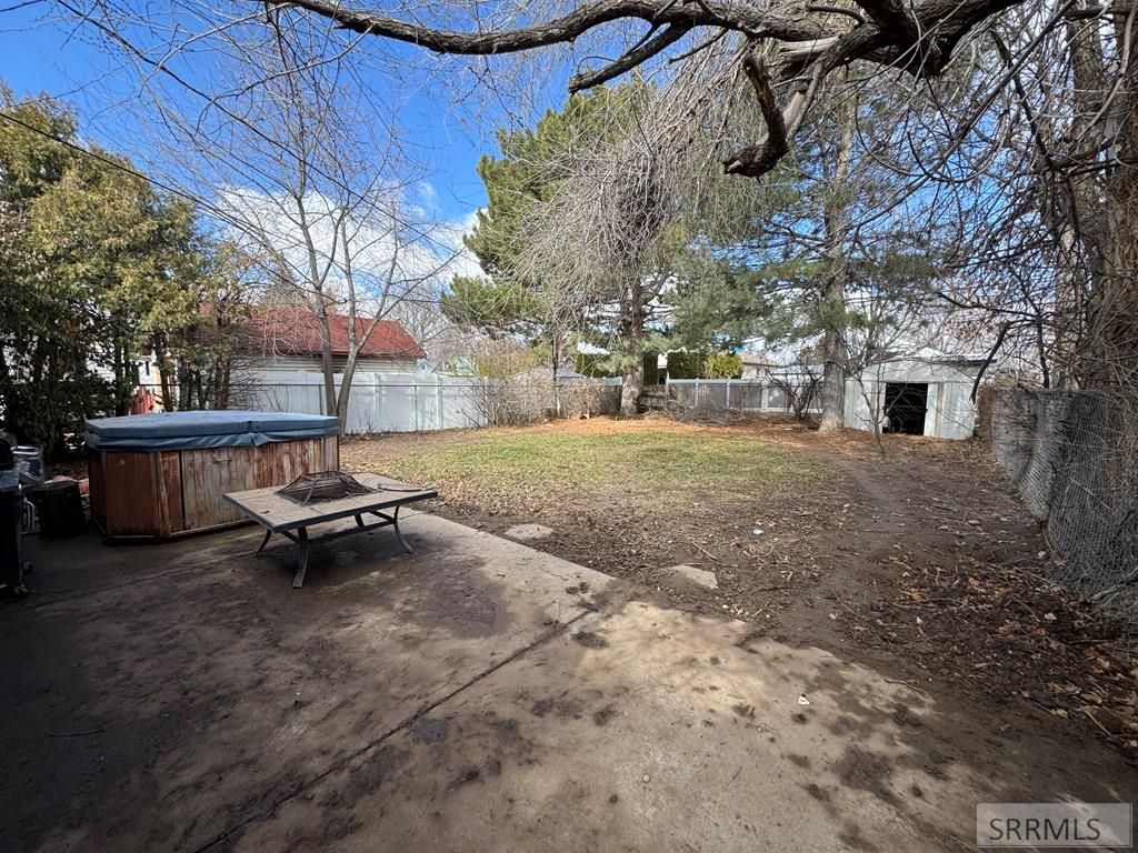 Image 15 of property listing at 873 E 10th Street, Idaho Falls, ID 83404