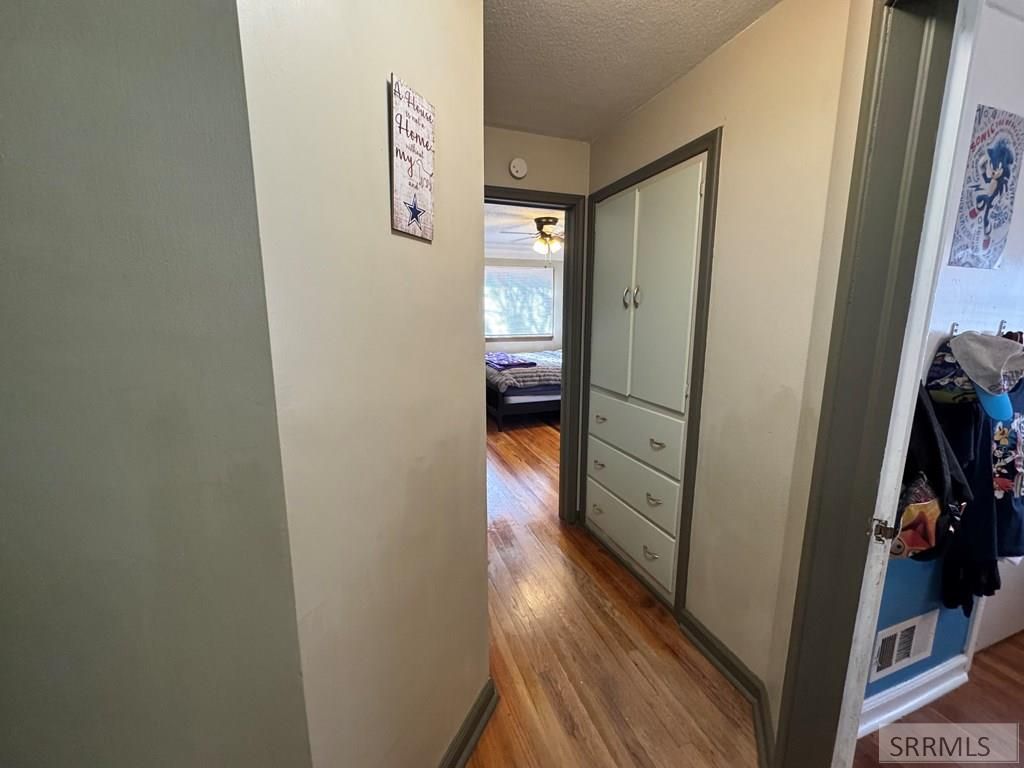 Image 7 of property listing at 873 E 10th Street, Idaho Falls, ID 83404