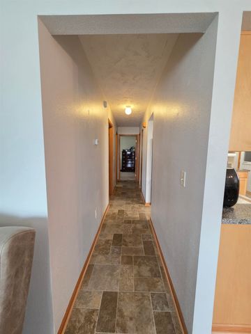 418 19th St NW, Minot, ND 58703