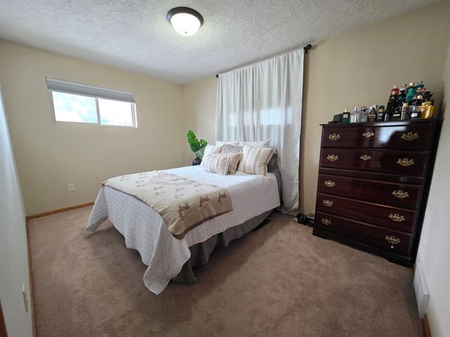 418 19th St NW, Minot, ND 58703