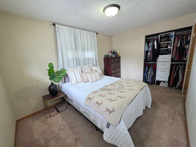 418 19th St NW, Minot, ND 58703