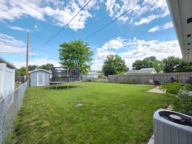 418 19th St NW, Minot, ND 58703