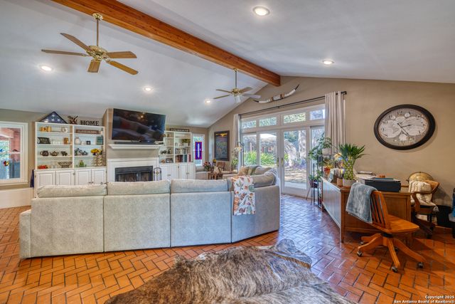 1204 27th, Hondo, TX 78861