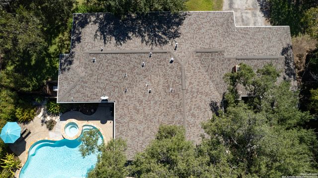 1204 27th, Hondo, TX 78861