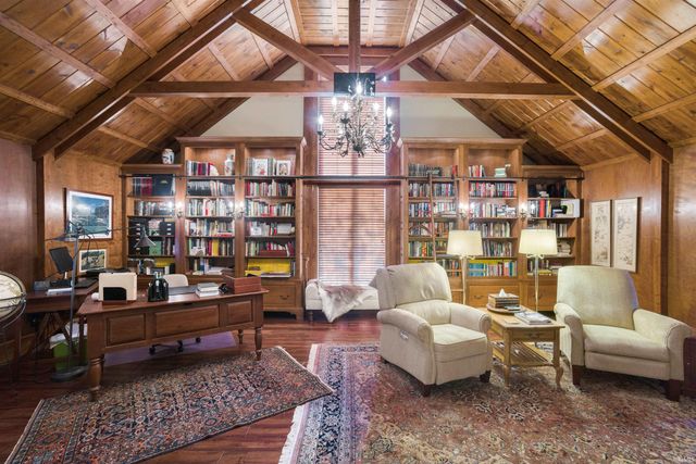 68255 Lilac Road, Lakeville, IN 46536