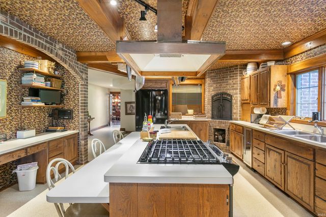 68255 Lilac Road, Lakeville, IN 46536
