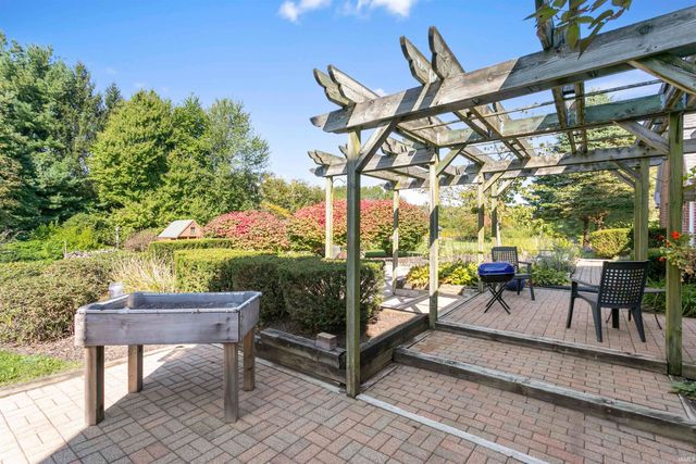 68255 Lilac Road, Lakeville, IN 46536