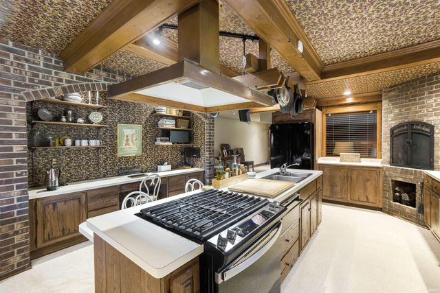 68255 Lilac Road, Lakeville, IN 46536