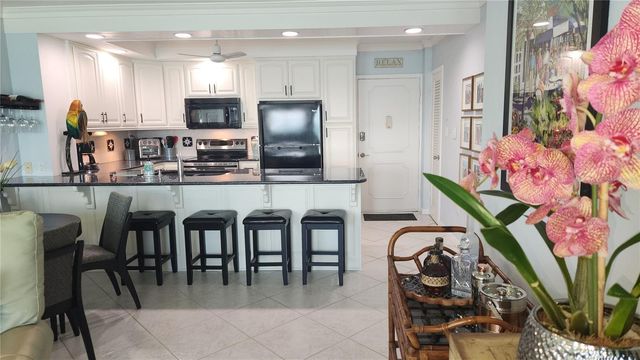 777 JOHN RINGLING BOULEVARD 24, Sarasota, FL 34236