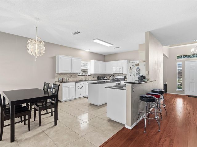 508 Road Runner Drive, Arlington, TX 76002