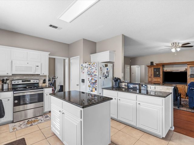 508 Road Runner Drive, Arlington, TX 76002
