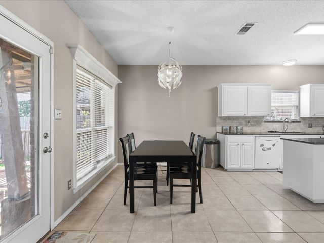 508 Road Runner Drive, Arlington, TX 76002