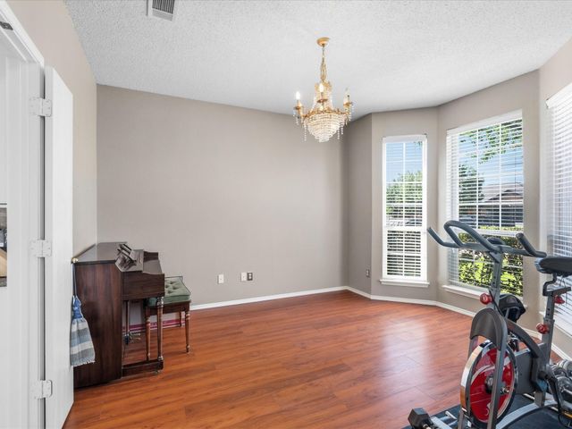 508 Road Runner Drive, Arlington, TX 76002
