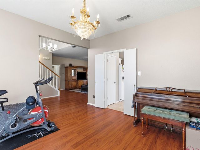508 Road Runner Drive, Arlington, TX 76002
