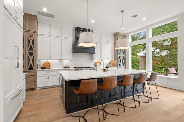 2610 Centenary Street, West University Place, TX 77005