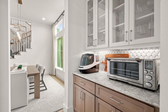 2610 Centenary Street, West University Place, TX 77005