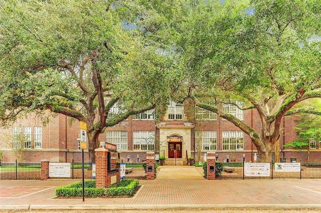 2610 Centenary Street, West University Place, TX 77005