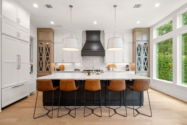 2610 Centenary Street, West University Place, TX 77005