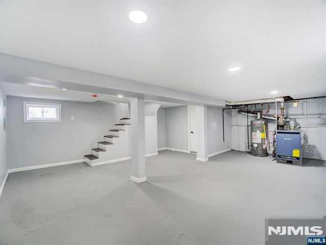 37 Philip Place, Irvington, NJ 07111