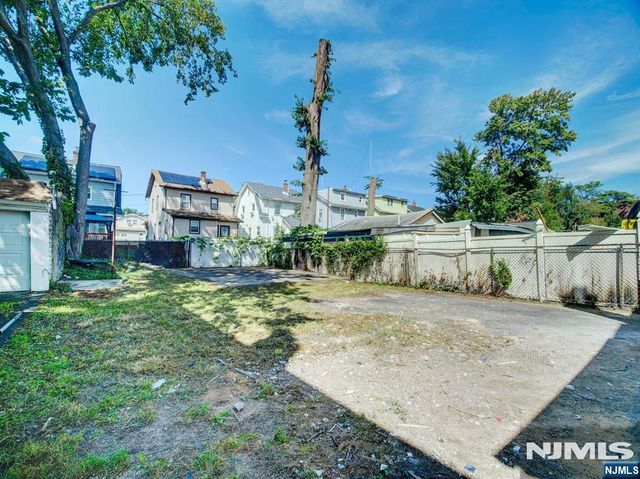 37 Philip Place, Irvington, NJ 07111