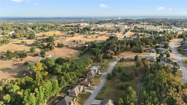 2304 Vail Drive, Van Buren, AR 72956