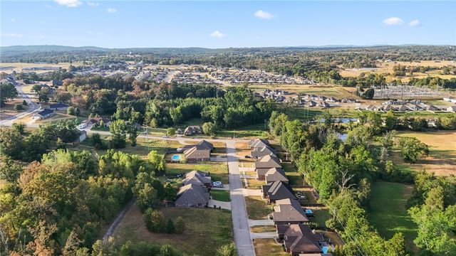 2304 Vail Drive, Van Buren, AR 72956