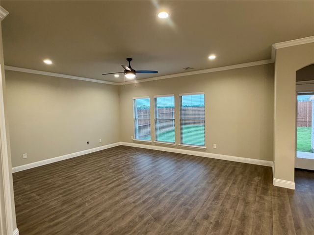 1045 Nighthawk Trail, Alvarado, TX 76009